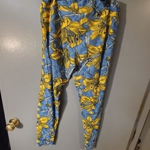2 pairs of Lularoe leggings